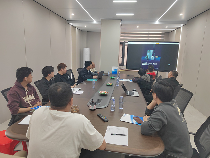 借助西门子合作和先进的远程控制解决方案，提升混凝土砌块生产效率