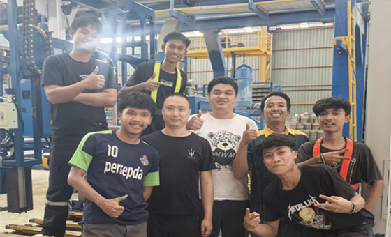 印尼QT10-15全自动砌块生产线
